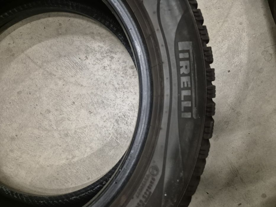 2 anvelope iarna Pirelli 205 55 16 stare foarte buna