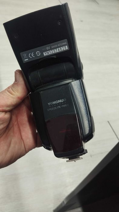 Продам  Вспышка Yongnuo Yn560
