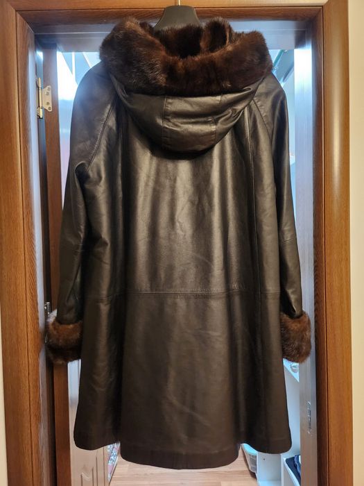 Haina de piele imblanita cu glugă