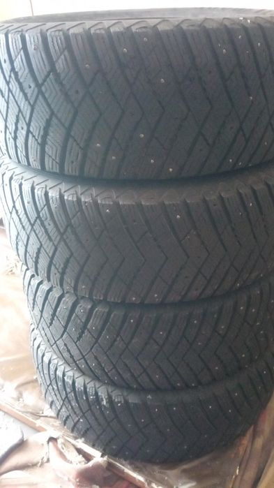 Продам резину комплект 4 штуки зима