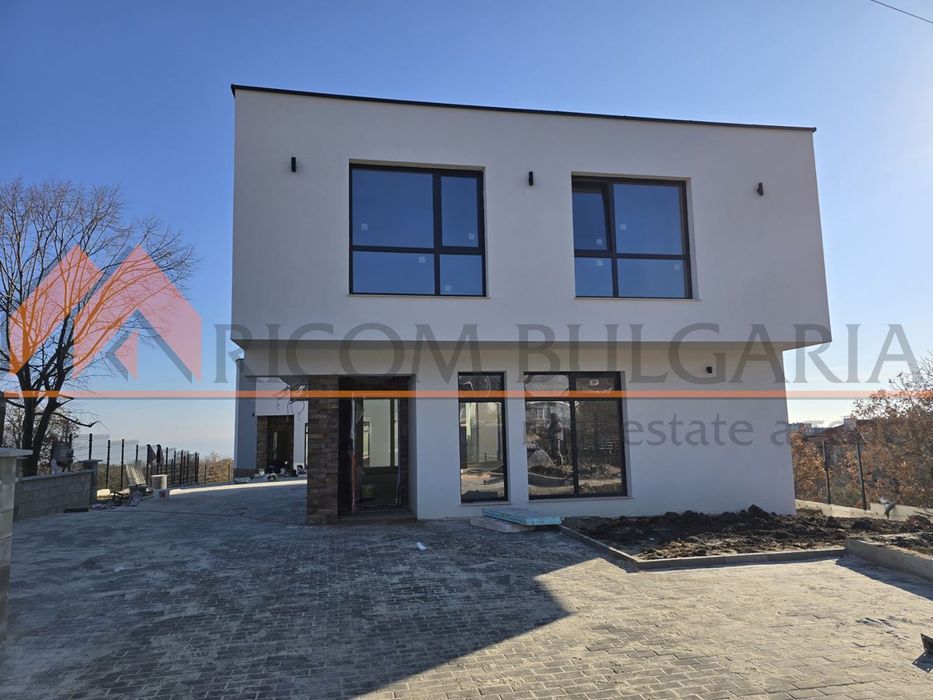 Къща в Варна-Виница площ 256