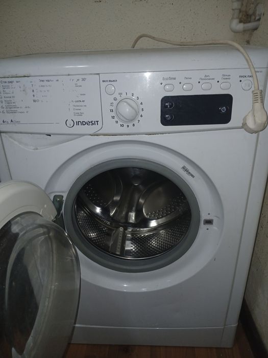 Стиральная машина. Индезит срочно продаю.