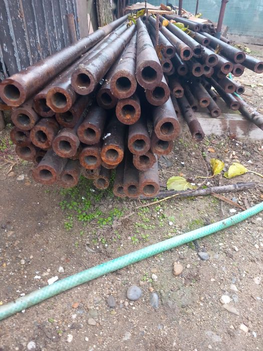 Tevi de fier, de la 1,5 pana la 4,30 lungime, pret 2,5 lei kg