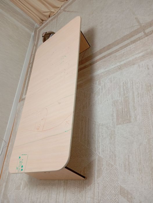 Отдам даром казахский стол