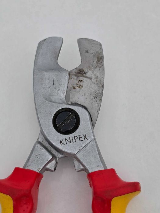 Foarfecă pentru cabluri Knipex 95 16 200, cu două tăișuri, 200 mm, cromată