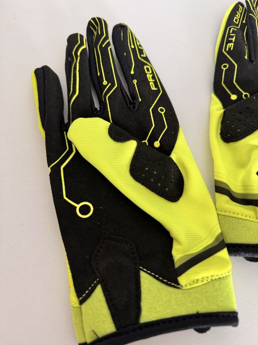 Перчатки спортивные велосипедные