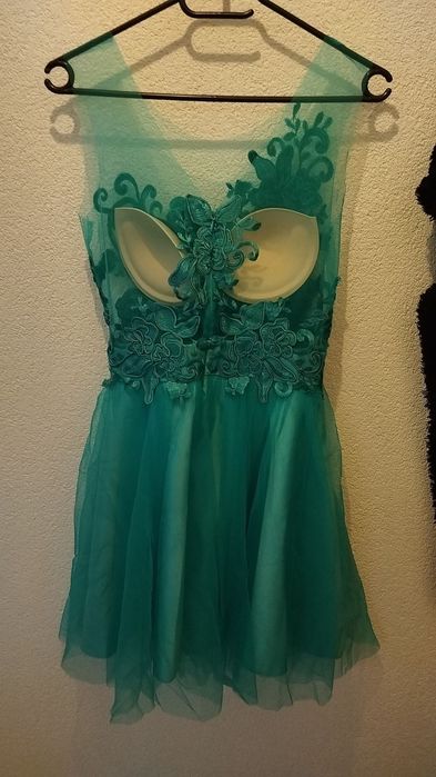 Vând rochie mărimea m 200 lei