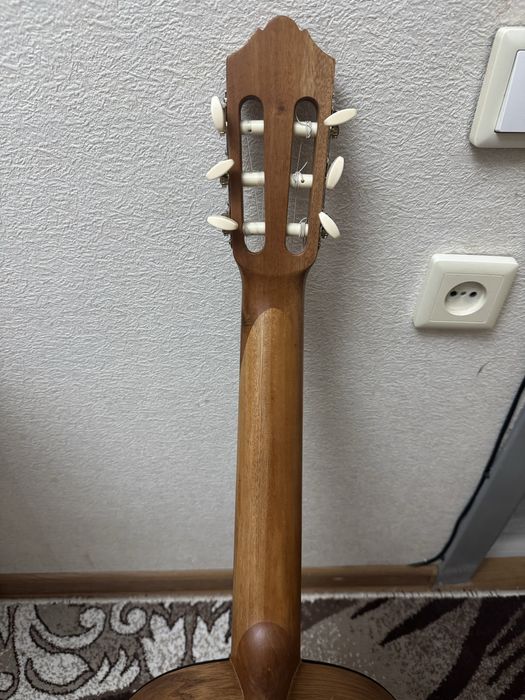 Классическая гитара YAMAHA C40M. Оригинал.