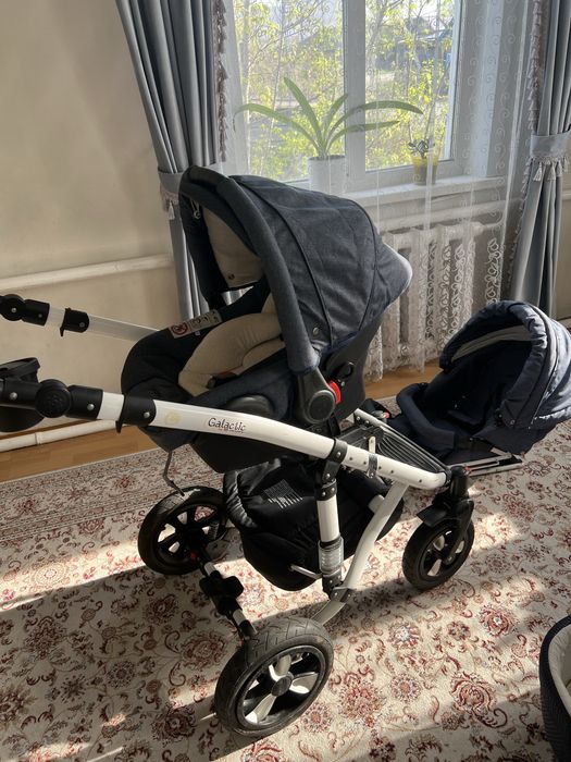 Продам польскую коляску Adamex