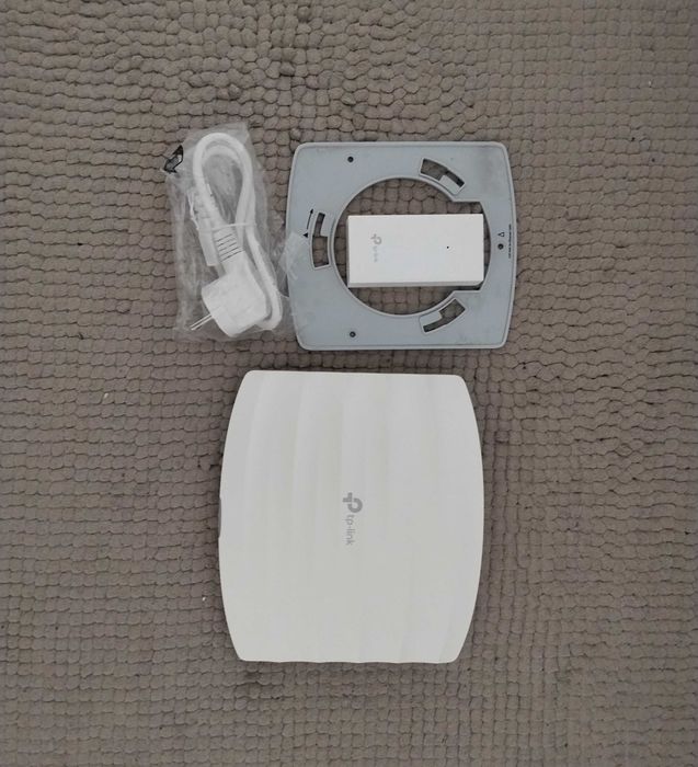 Продавам 3 броя AP Tp-link EAP110 - комплект