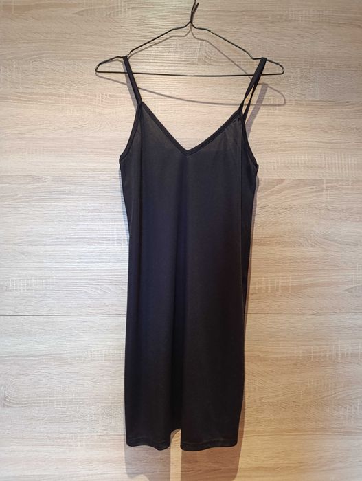 Дълга рокля с папагали размер М 38