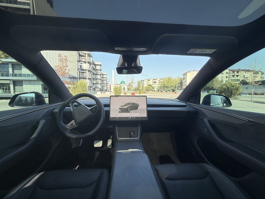 Tesla model y Juniper AWD