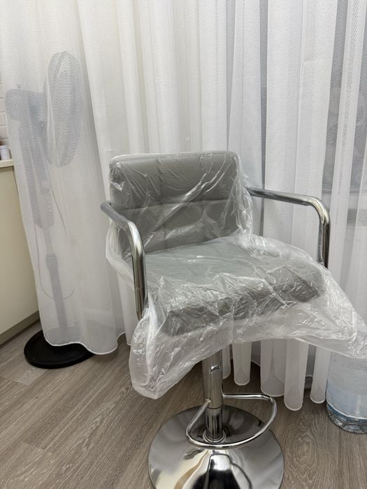 стул для мастера салона