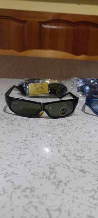Продам солнцезащитные очки