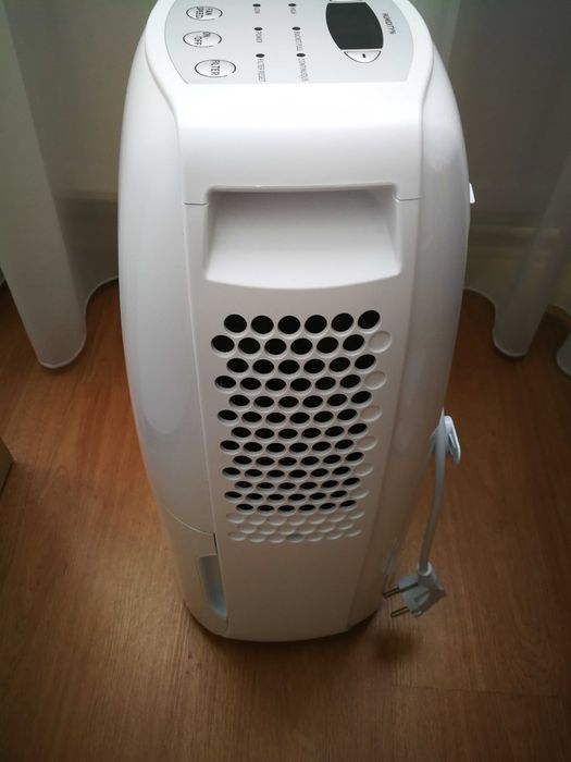 Dezumidificator în stare impecabilă