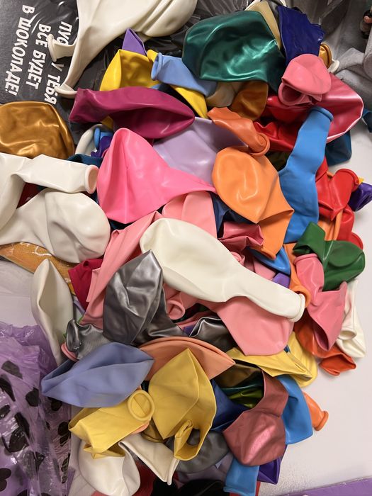 Продам пакет шаров лент и открыток