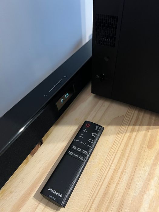 Samsung Саундбар и безжичен субуфер с блутут