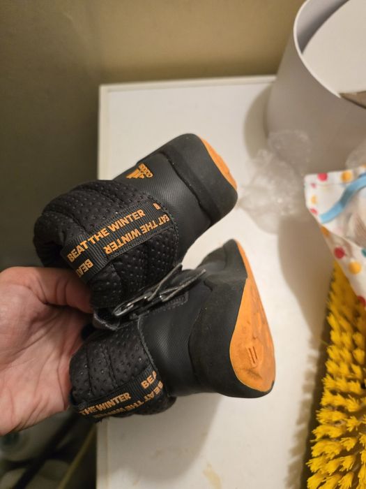 Ботуши Адидас номер 26