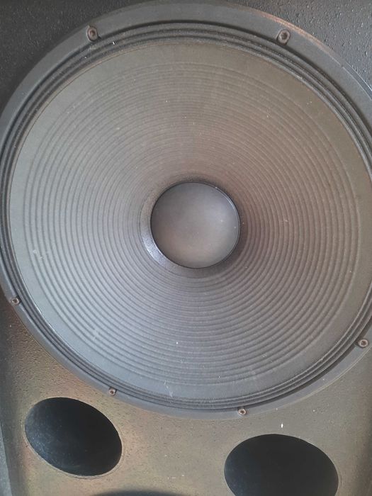 Basi Dublii 18'' 700/1400W Foarte putin folosit!!!