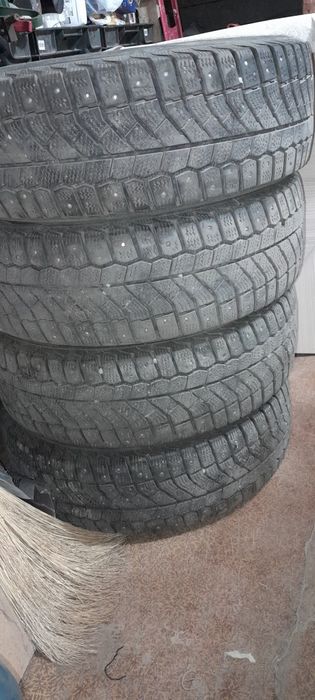 Продам Шины зимние