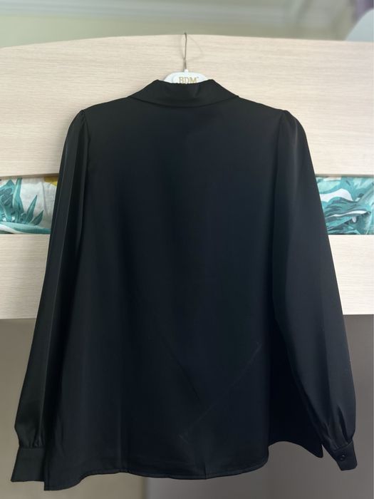 Рубашка черная атласная