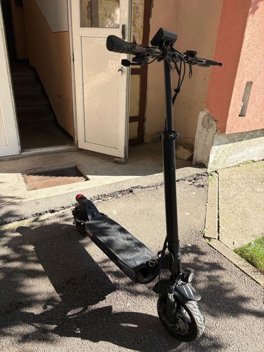 Vând trotinetă Ruptor