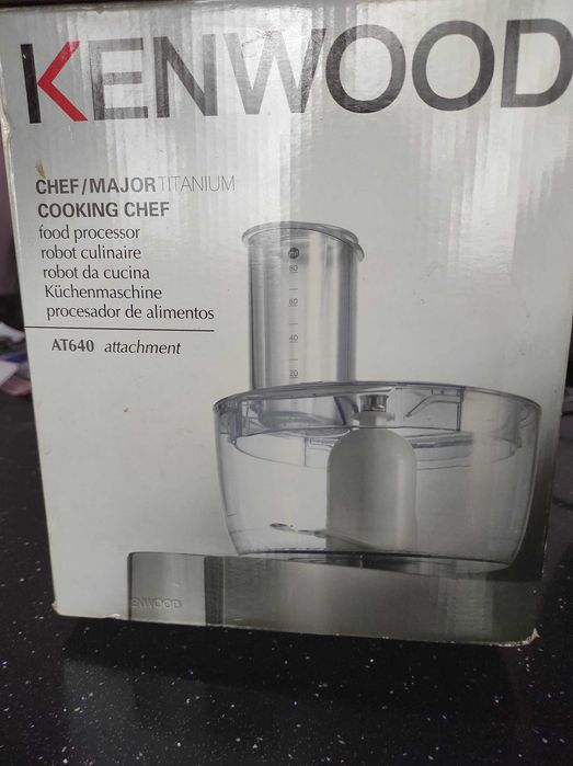Мощен планетарен миксер Kenwood Titan