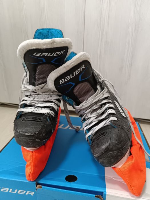 Продам коньки хоккейные детские