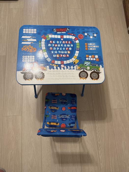 Детский стол со стульчиком