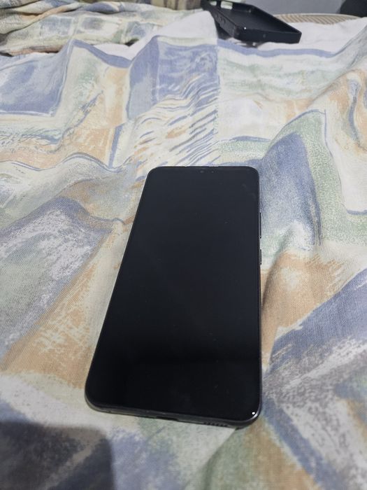 Продавам Samsung s22