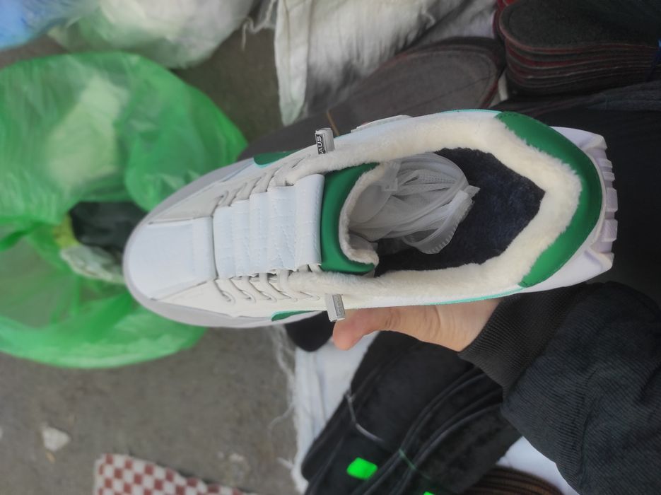 Kuz qish va bahor faslidayam ajoyib oyoq kiyim bu juda sifatli