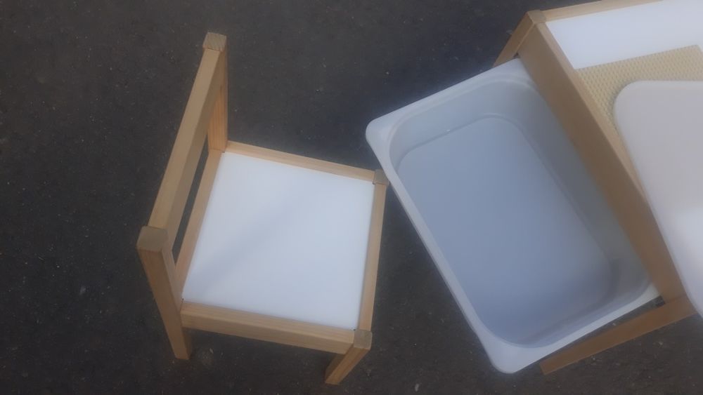 măsuță pentru copii IKEA adaptată pentru  LEGO
