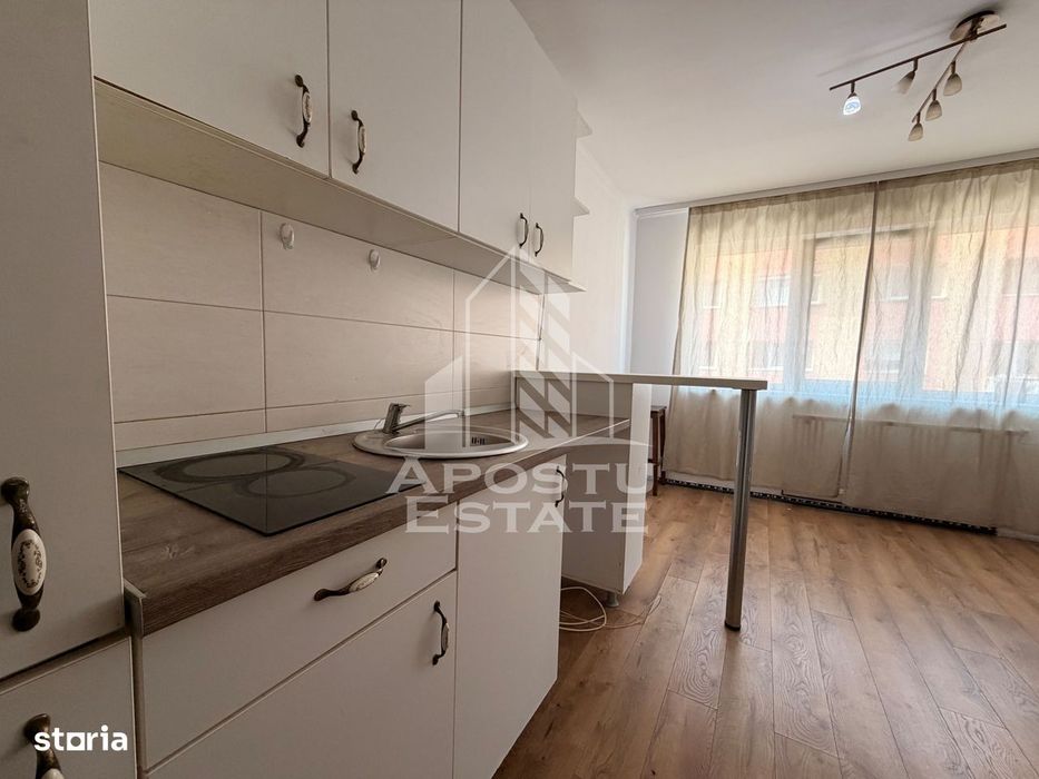 Grasoniera , etaj intermediar, zona UMT, Timisoara, jud.Timis