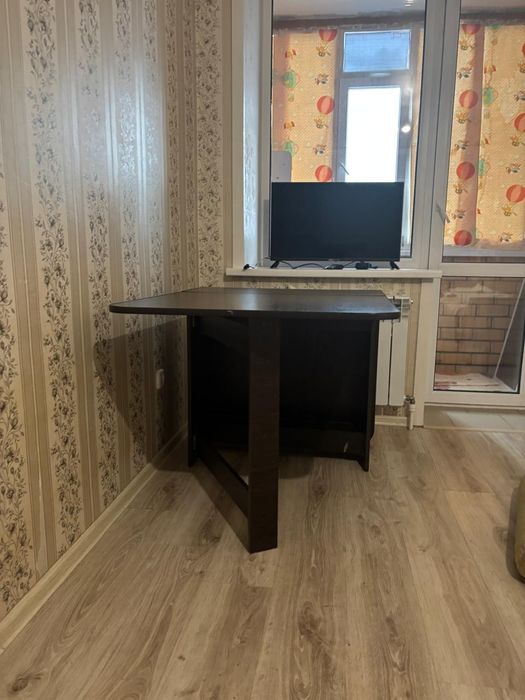 Продам стол тумбу