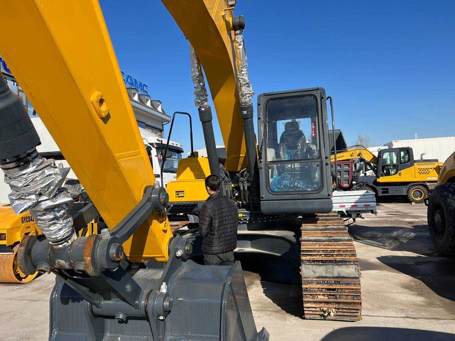 Экскаватор гусеничный SINOMACH 1,3 куб