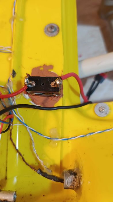 Reparatii navomodele pescuit, Autopiloti, barcute pescuit.