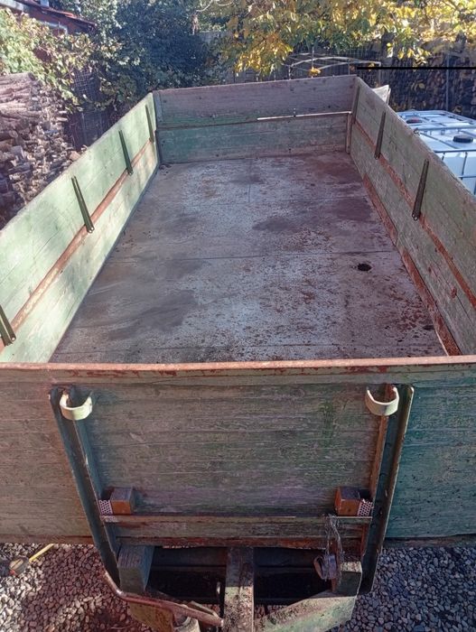 Remorca tractor fără basculare