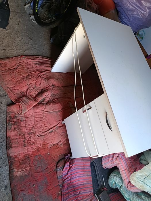 Продам.  столик.