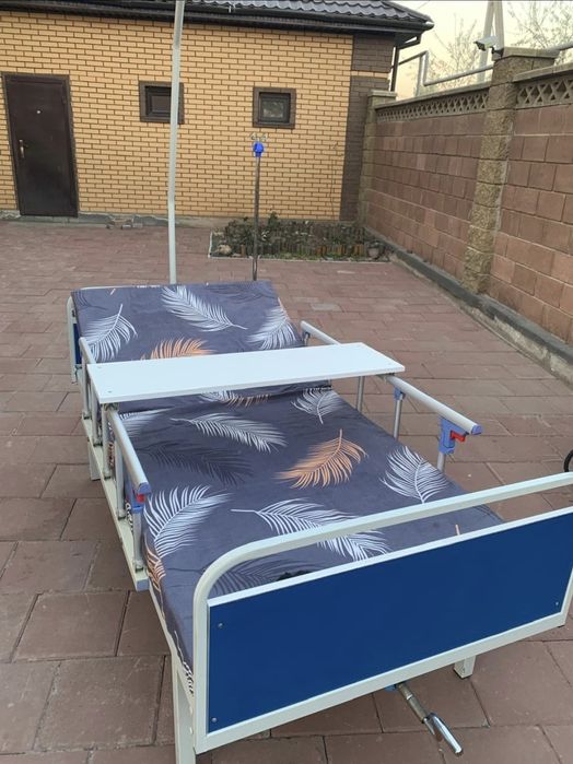 Кровать медицинская