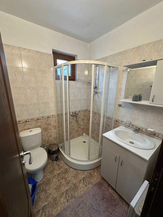 Тристаен апартамент под наем на отлична локация в Банско