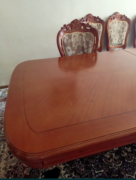 ПРОДАМ Стол и 6 стульев, при покупке горка в подарок