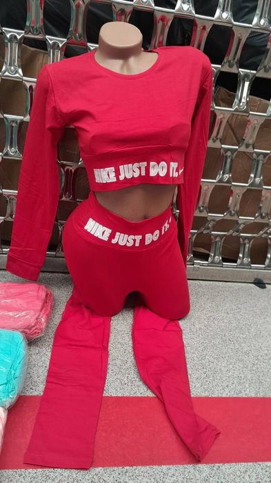 Compleu dama diferite modele