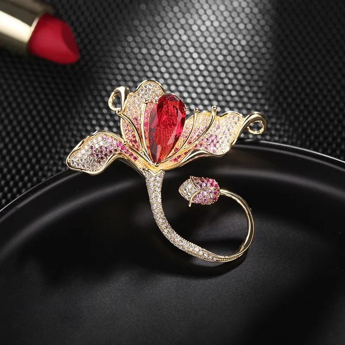 Броши 7 видов. Прекрасный подарок себе и близким.