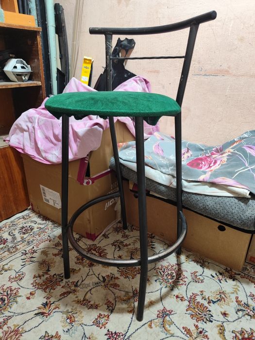 стул деревяннный и барный