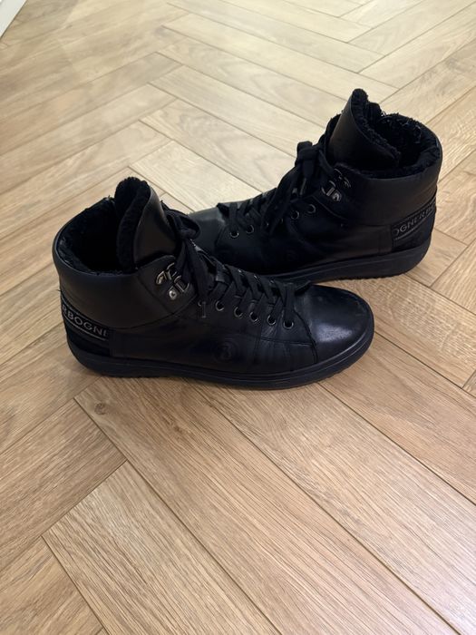 Продам мужские зимние ботинки