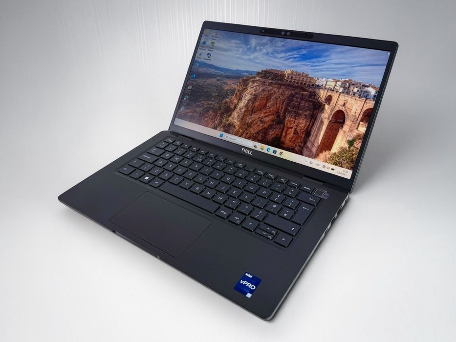 Dell Latitude 7330 13.3" FHD IPS i5-1245u 16GB LPDDR4X 256GB NVMe Бат. 8ч Win 11 Гаранция!