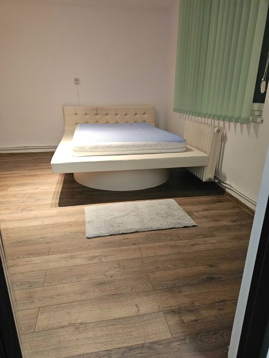 Inchiriez apartament la casa particulara pet friendly