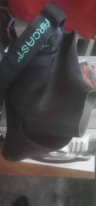 Шина за глезен Aircast , проходилка и патерици