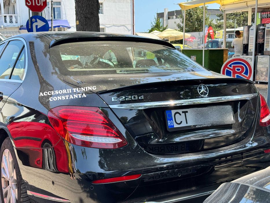 Eleron Luneta - Mercedes E Class W213 Negru Lucios