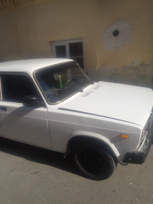 Автомобиль ВАЗ 2107